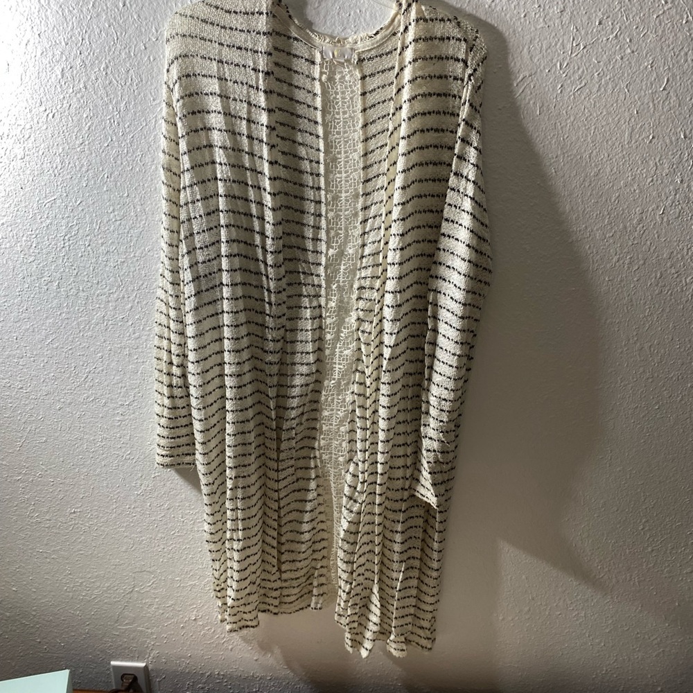 Women’s‎ sweater